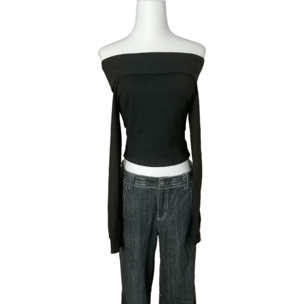 🐞3/＄44🐞 S, black off the shoulder long sleeve thin knitted sweate/cropped top
